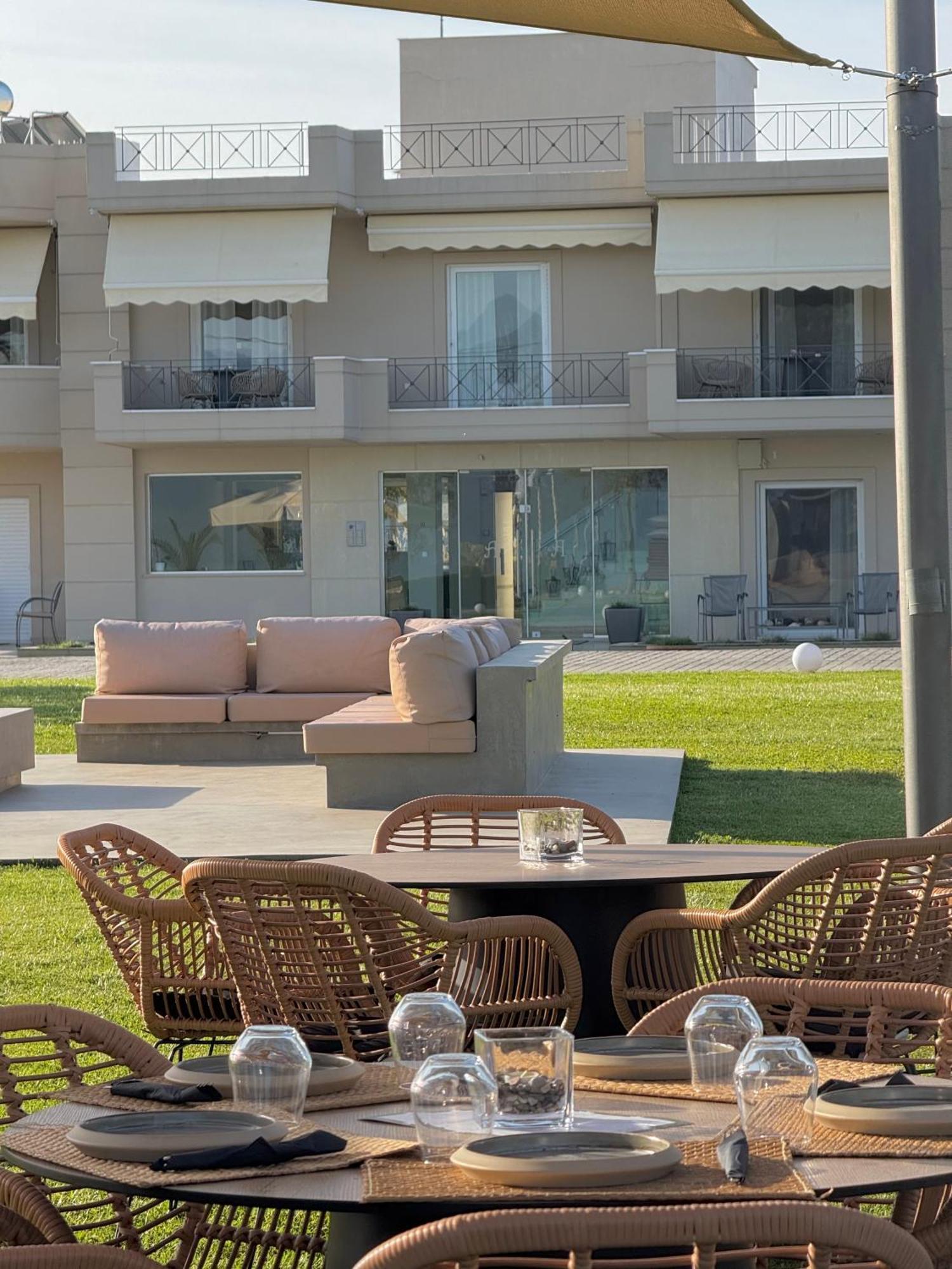 Apolonio Pefki Evia Aparthotel Exteriör bild